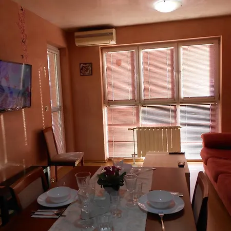 мур Apartment *